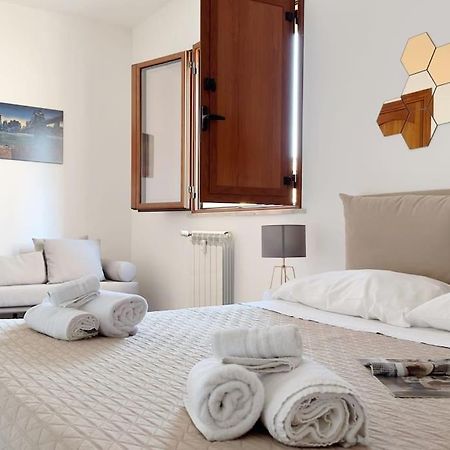 Molo Five Apartment Παλέρμο Εξωτερικό φωτογραφία
